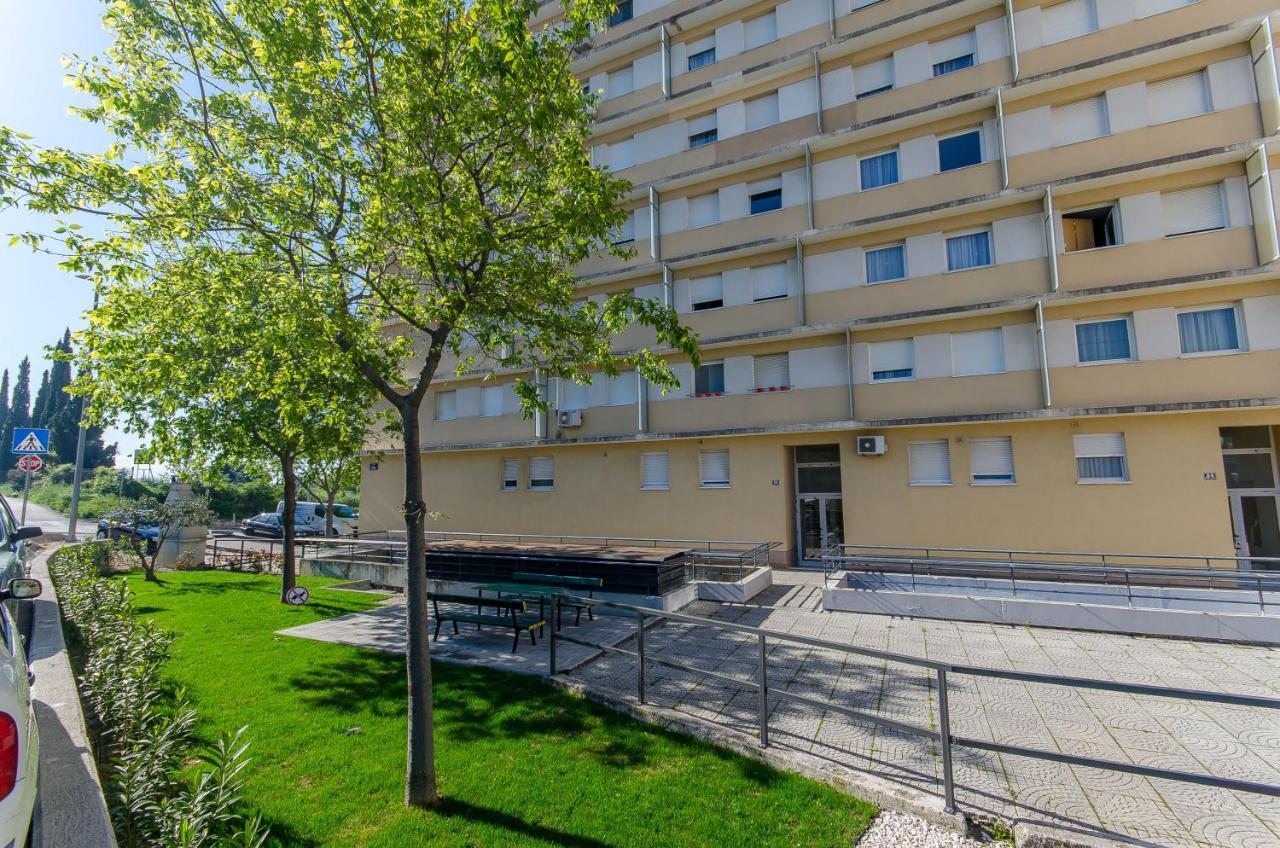Spacious Apartment Smile With Terrace And Secure Garage Split Eksteriør bilde