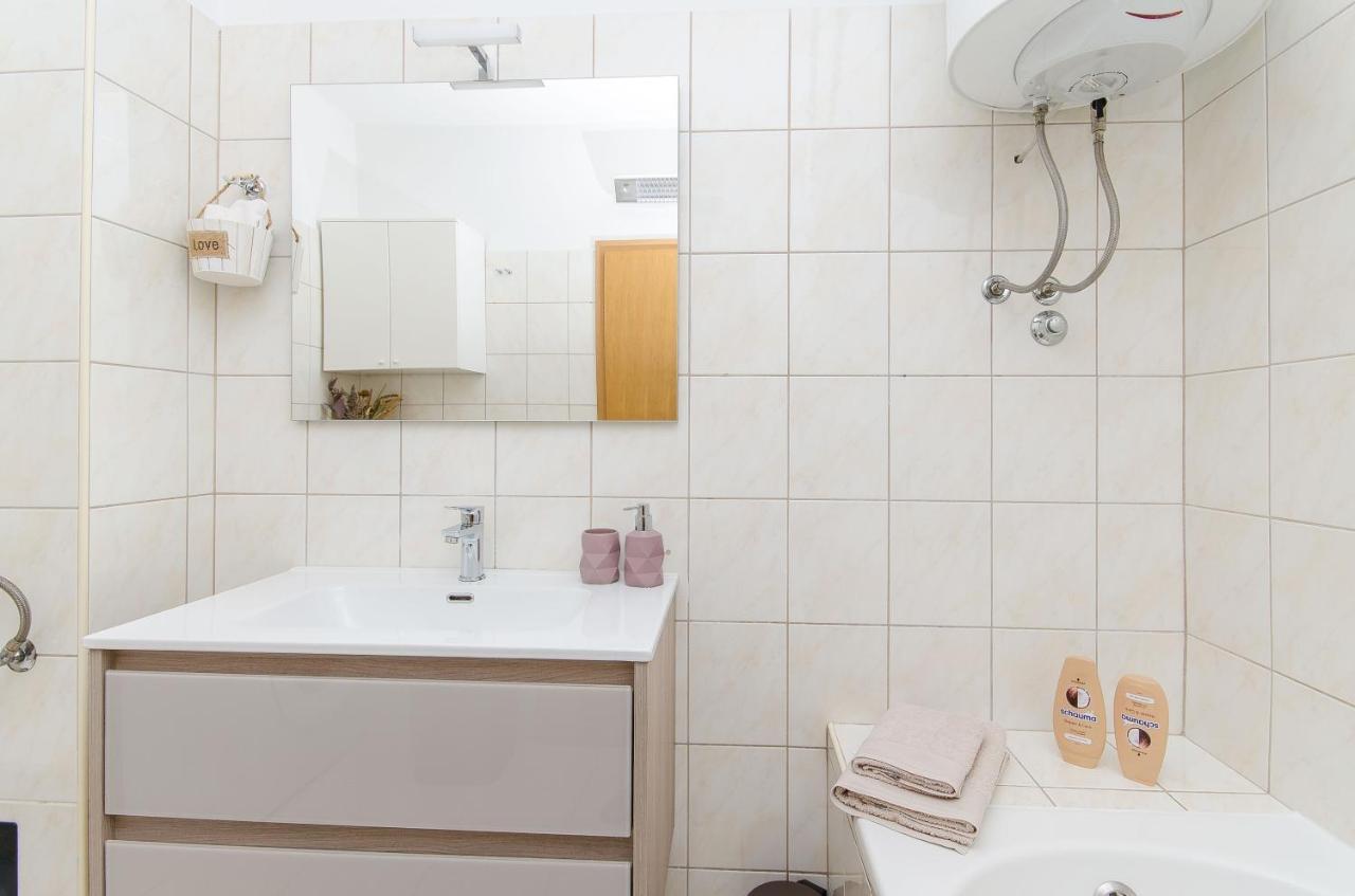 Spacious Apartment Smile With Terrace And Secure Garage Split Eksteriør bilde