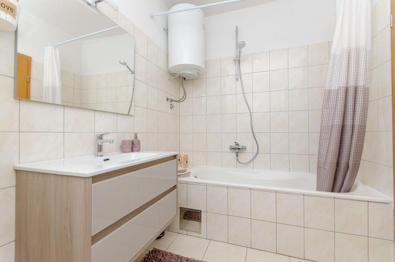 Spacious Apartment Smile With Terrace And Secure Garage Split Eksteriør bilde