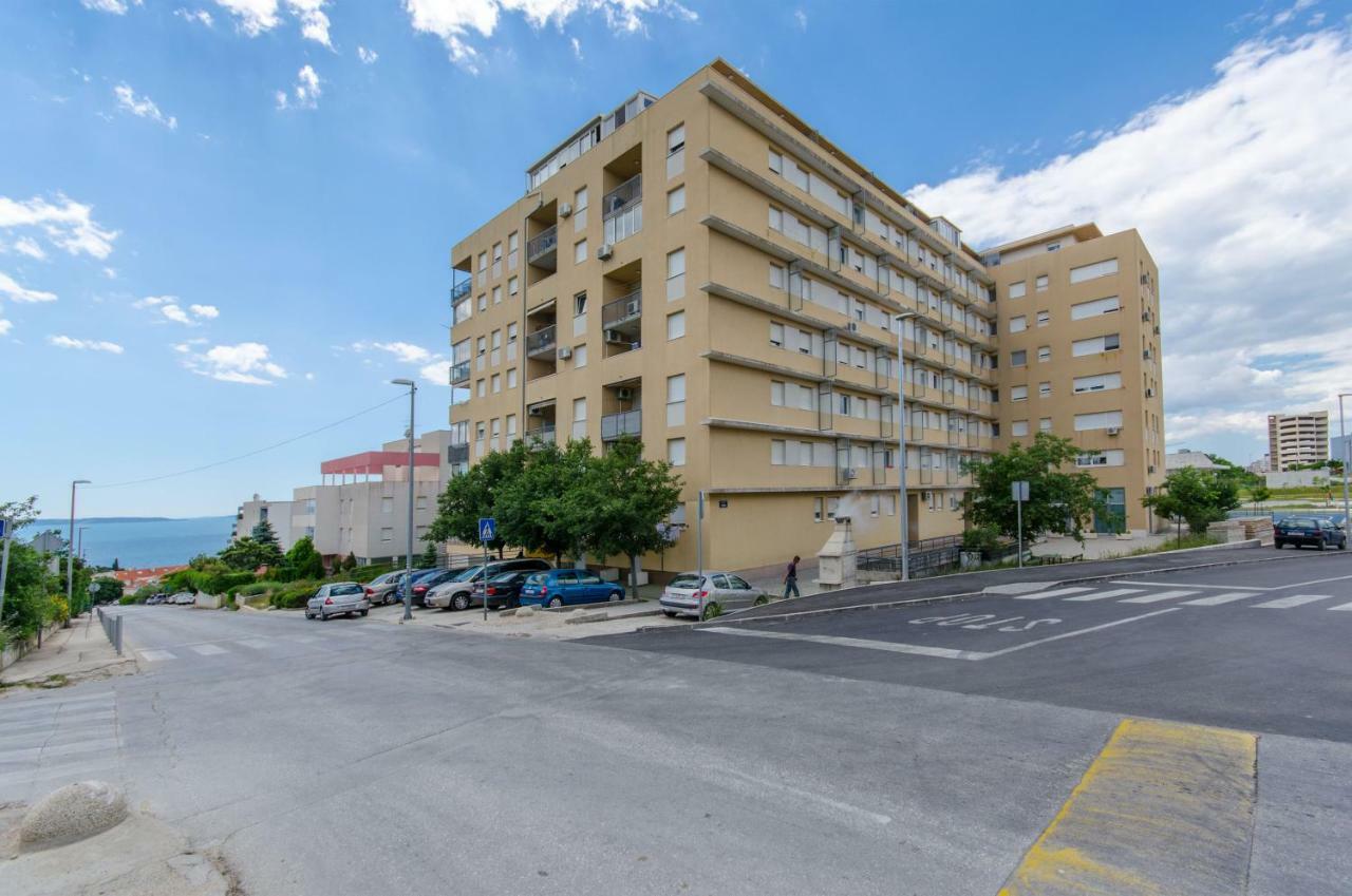 Spacious Apartment Smile With Terrace And Secure Garage Split Eksteriør bilde